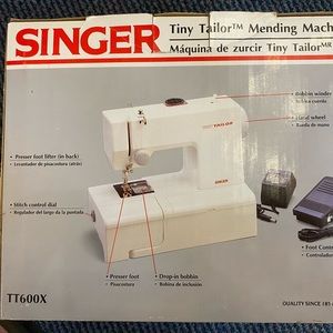 New singer in box TT600X